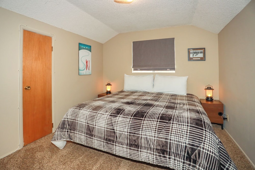 Maple Hill Lodge