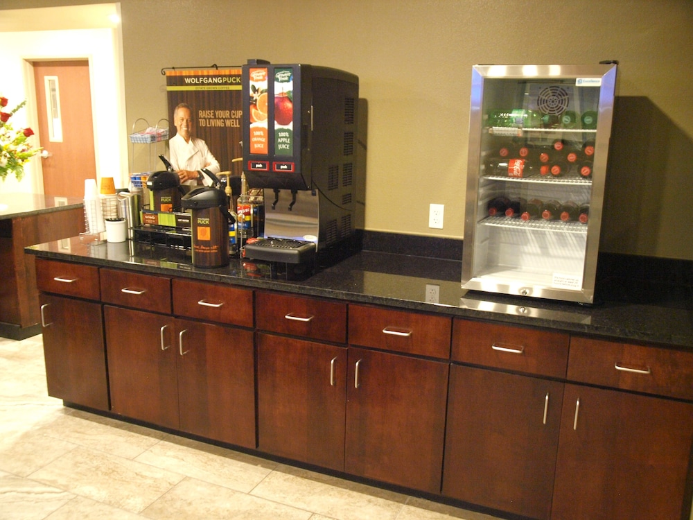 Cobblestone Inn & Suites - Vinton