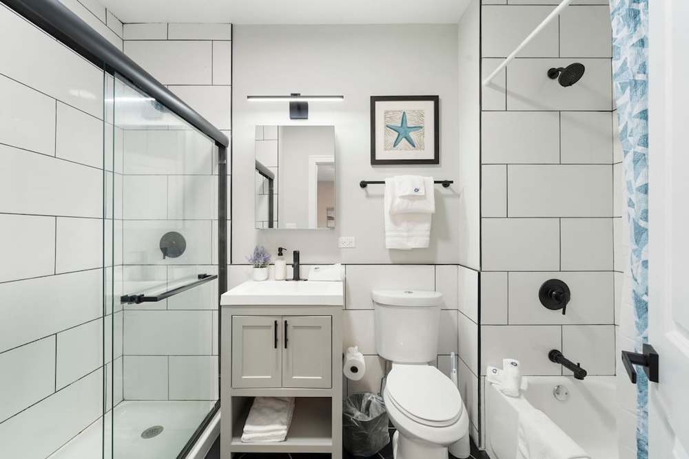 Charming Chicago Apt