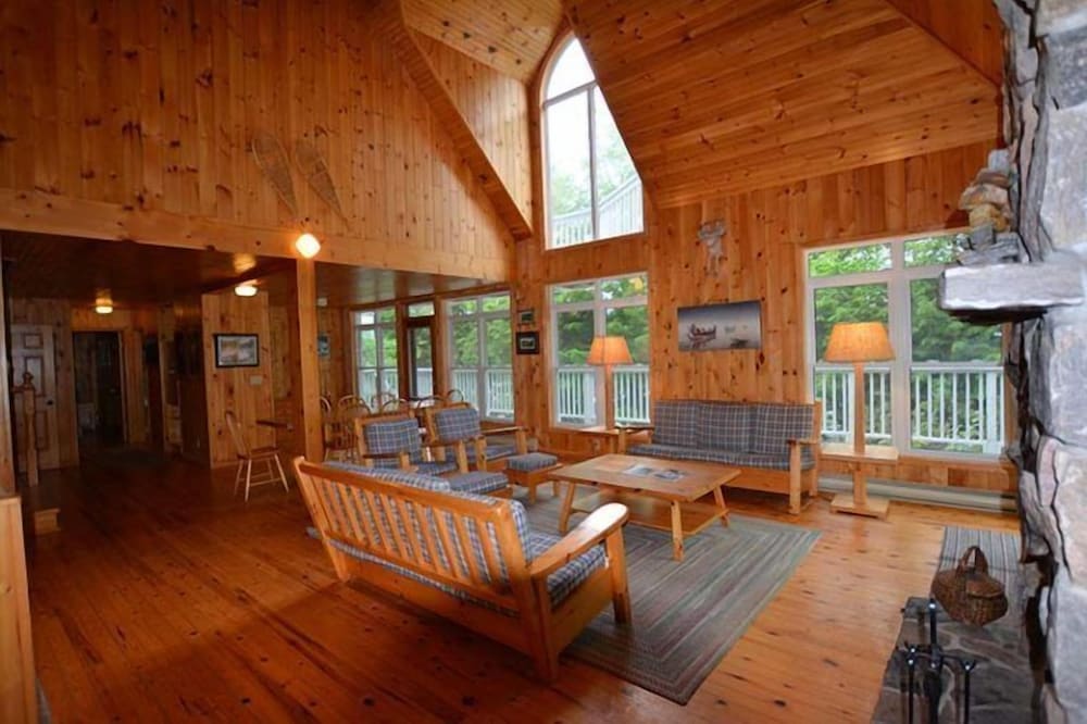 Port Cunnington Lodge