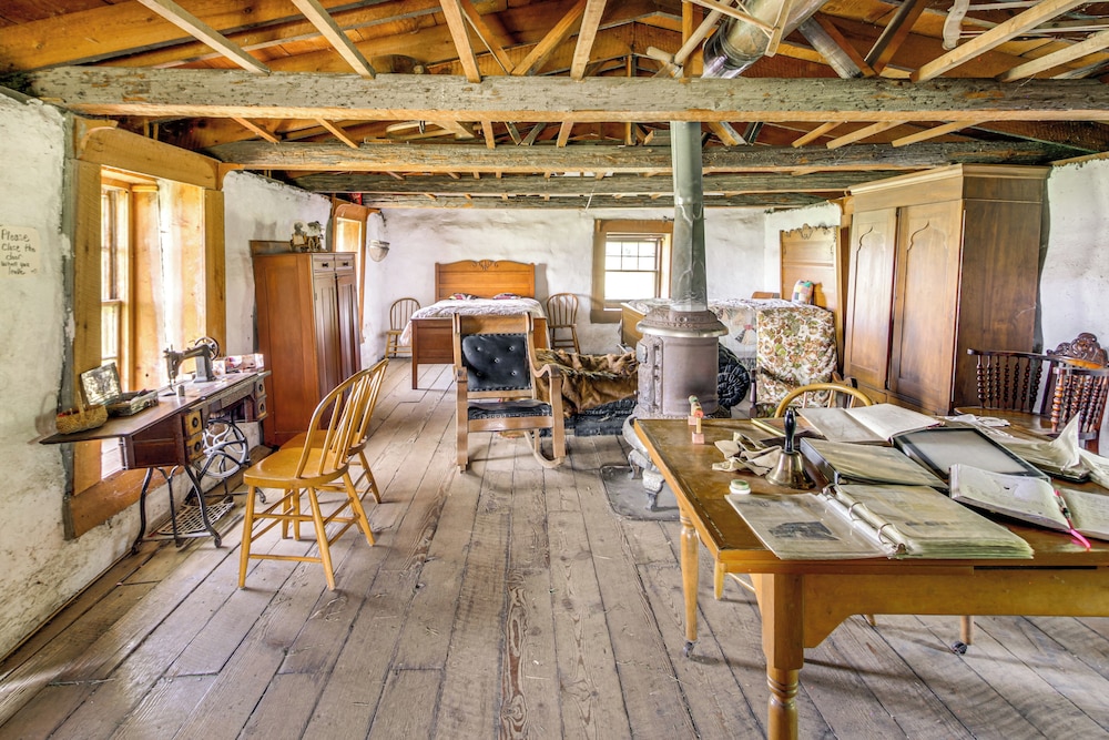 Pioneer-era Retreat in Sanborn w/ Museum Access