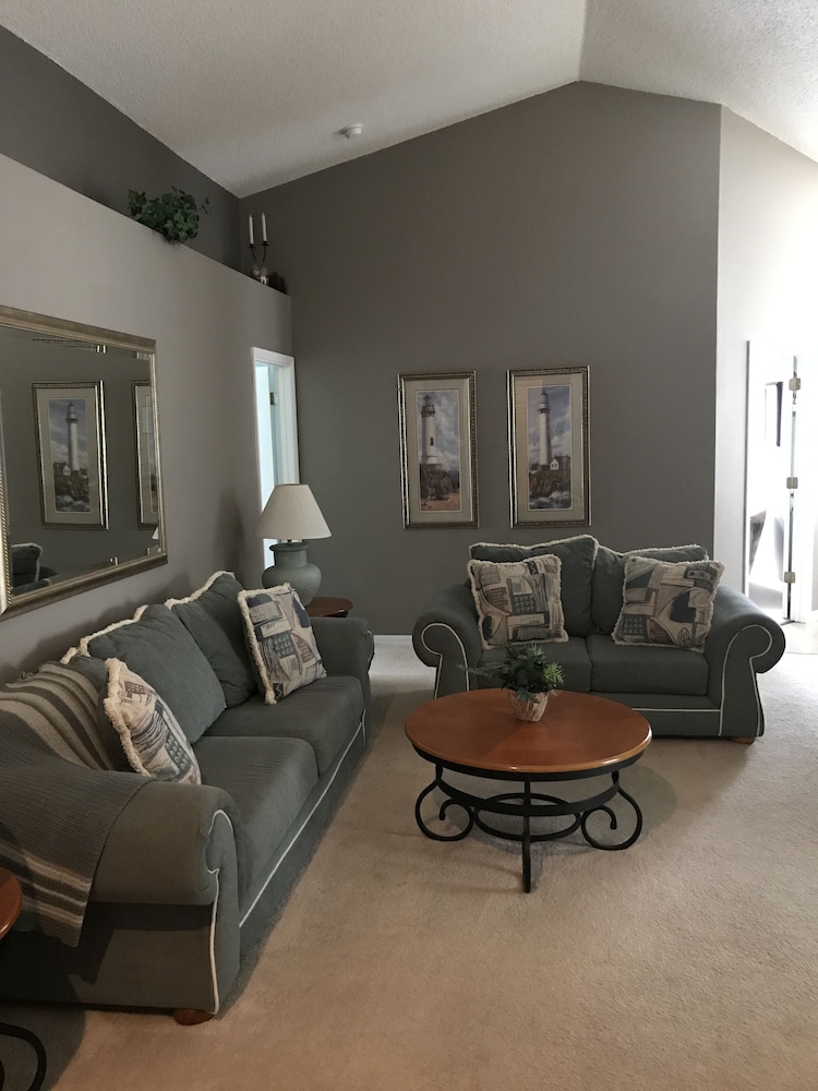 Davenport Vacation Homes by Shine FM