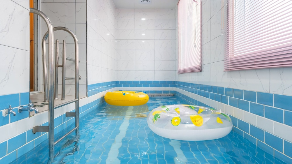 Gapyeong Binchelo Pool Villa Spa Pension