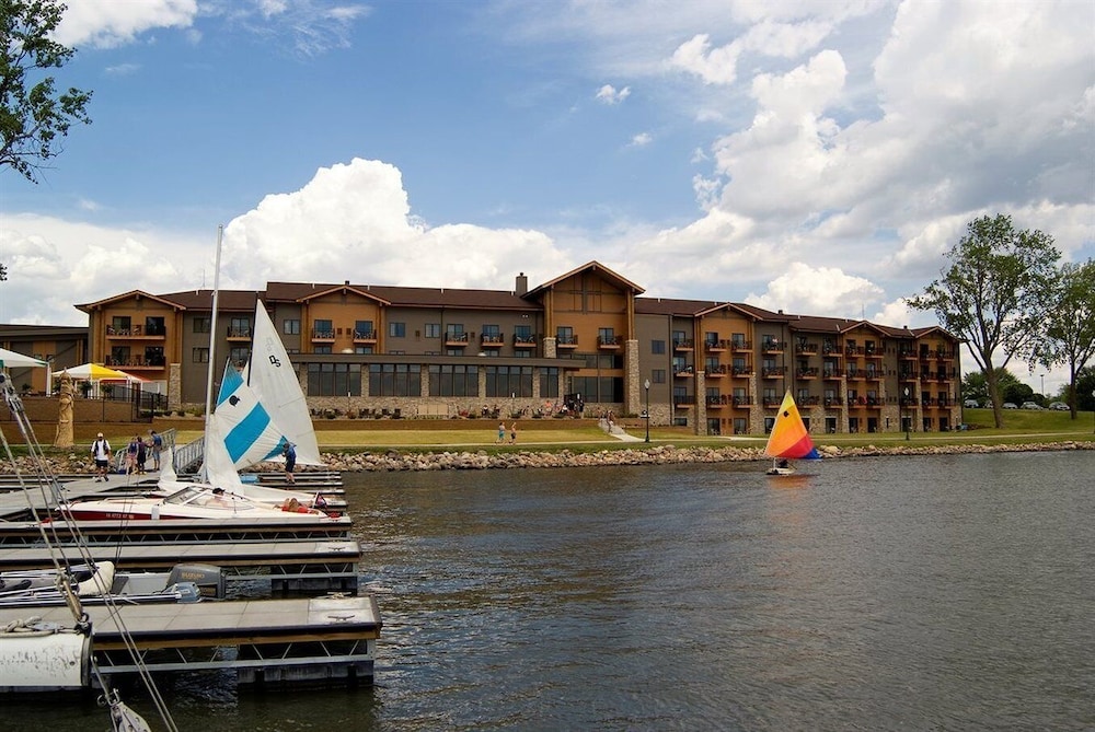 King's Pointe Waterpark Resort - Property Image 18