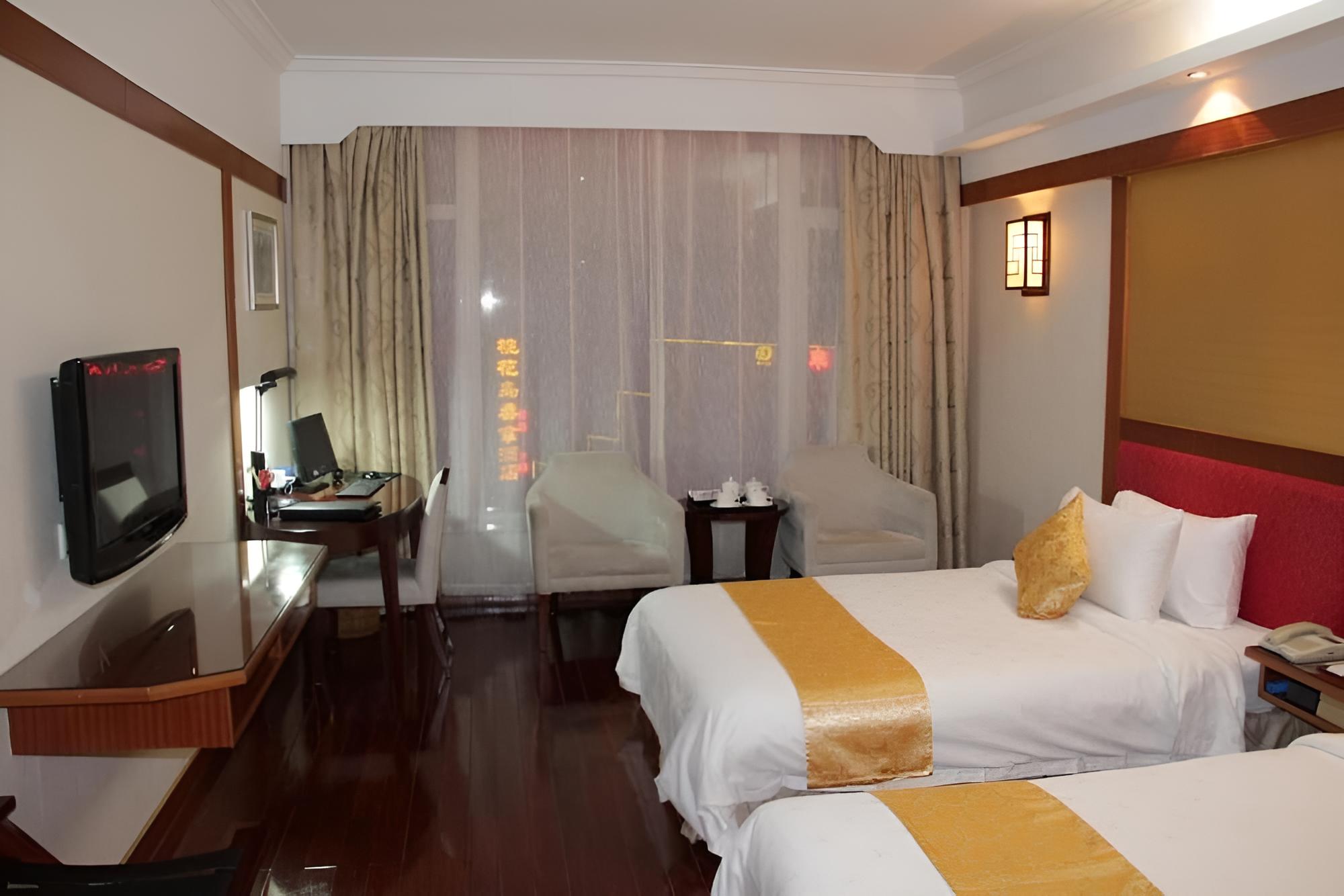 Golden Lustre Hotel view 2