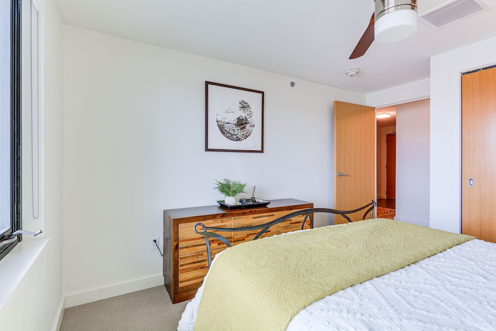 Modern Springfield Apartment ~ 7 Mi to Downtown!