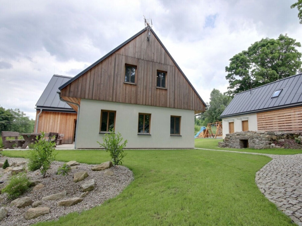 Beautiful Pondside Villa