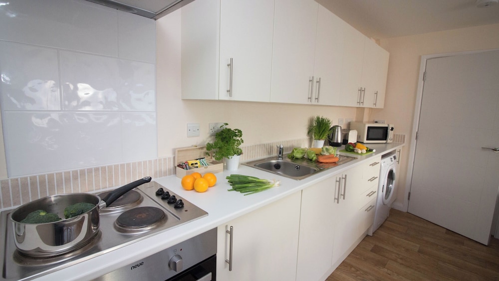 Stayzo Stylish Accommodation in Southampton 10