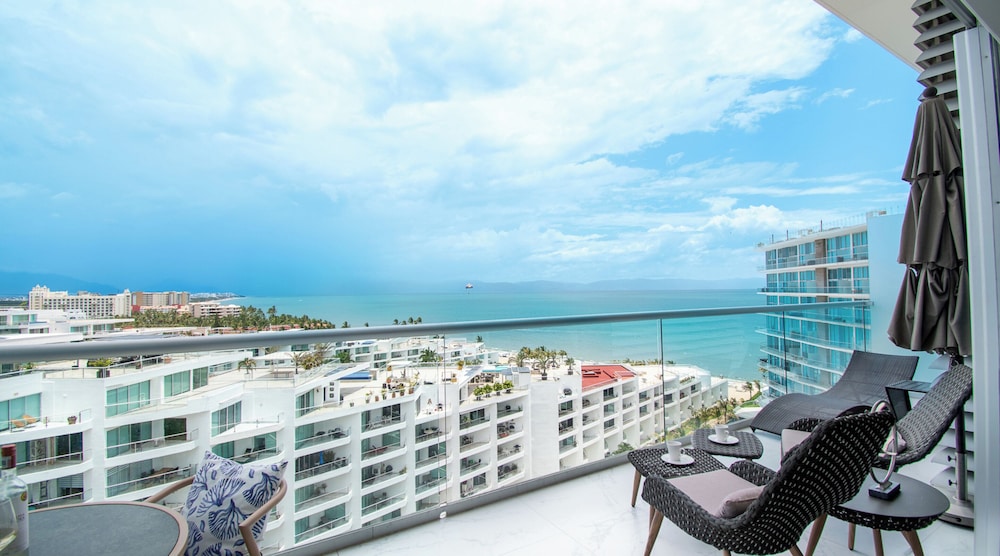 Condo Maritima 9U by Kivoya