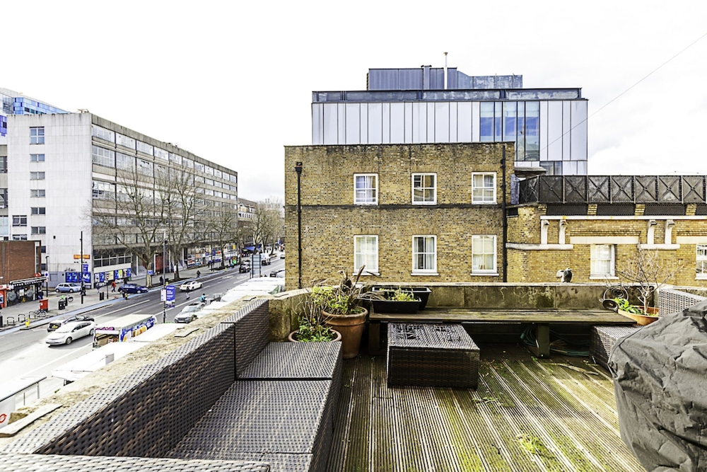 Converted Brewery Apartment With Terrace