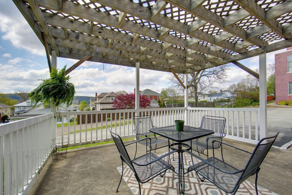 1 Mi to Allegheny River: New Kensington Studio!