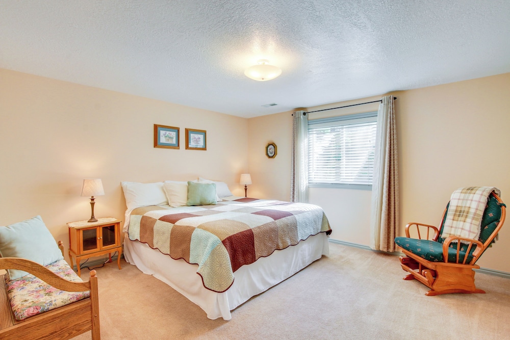 5 Mi to Downtown Logan: Scenic Retreat w/ Patio