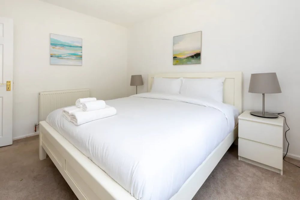 Spacious & Welcoming 4BD House - Kennington