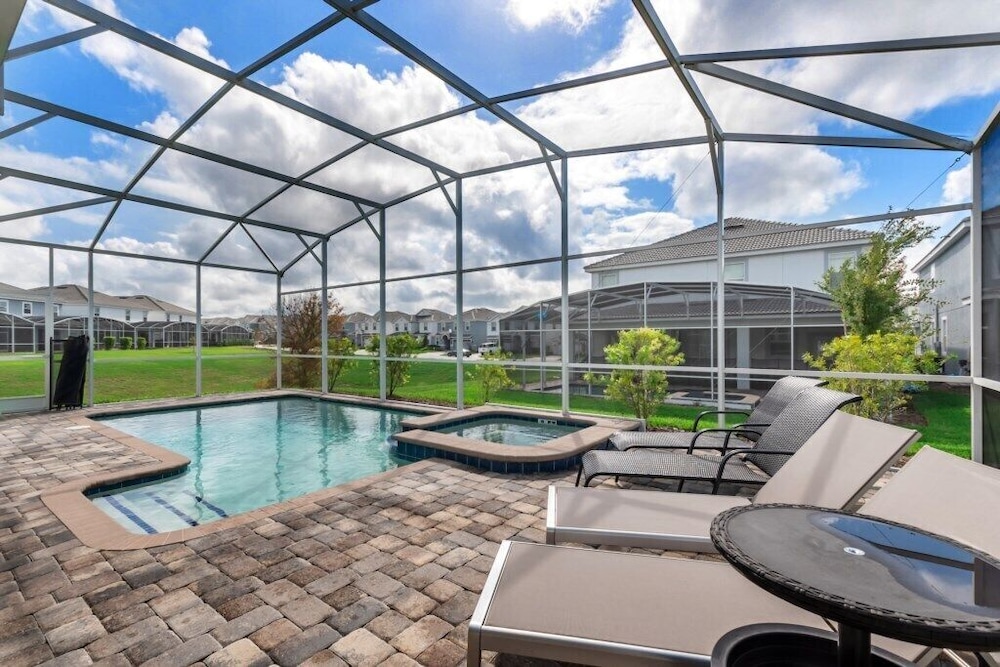 6 Bdrmgolf Coursegated Resort - Image 2