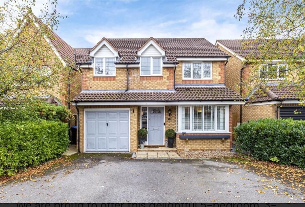 Homely 4 Bedroom House Addlestone