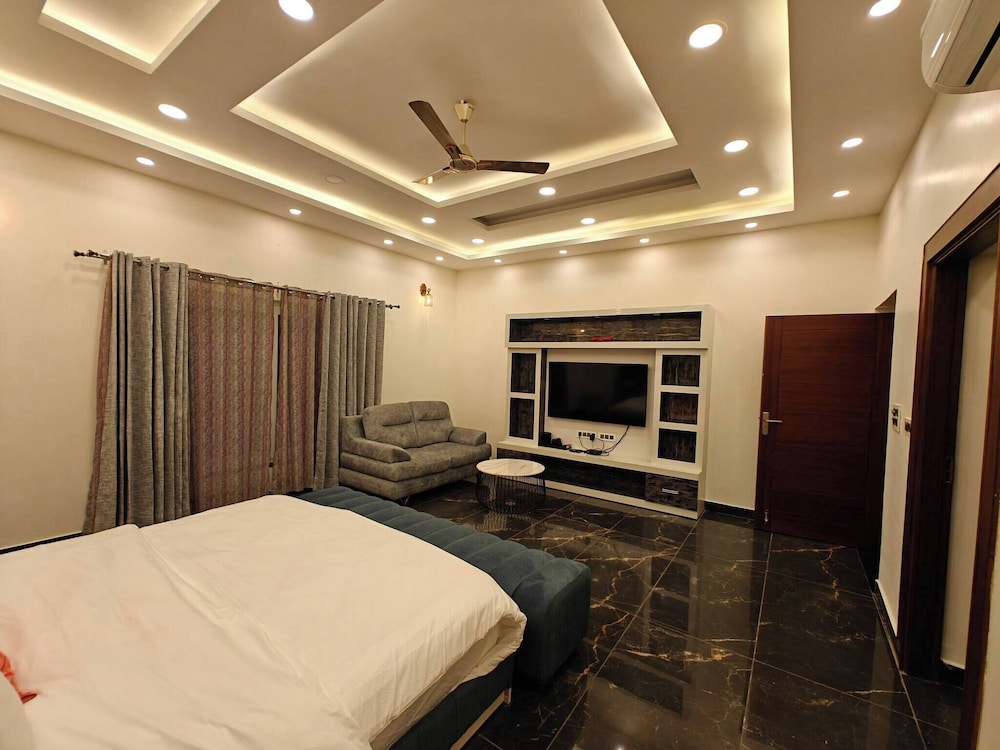 The Paradise - Luxury 3BR Villa Near the Airport in Dehradun