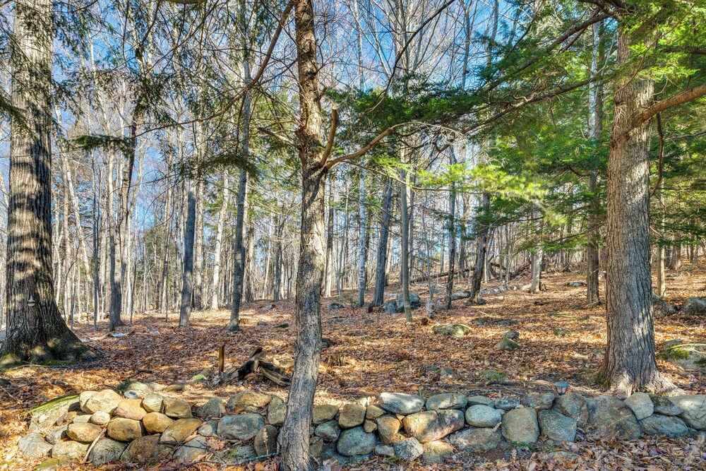 1 Mi to Story Land: Spacious Home w/ Mtn Views!