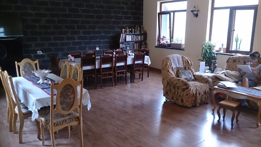 IRIS mini hotel