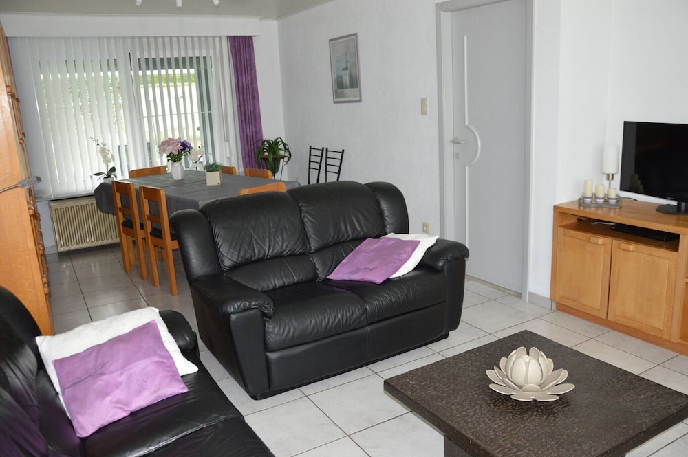 Charming Belgian Getaway, Vakantiewoning in Oudsbergen - 3 Bedrooms & Garden
