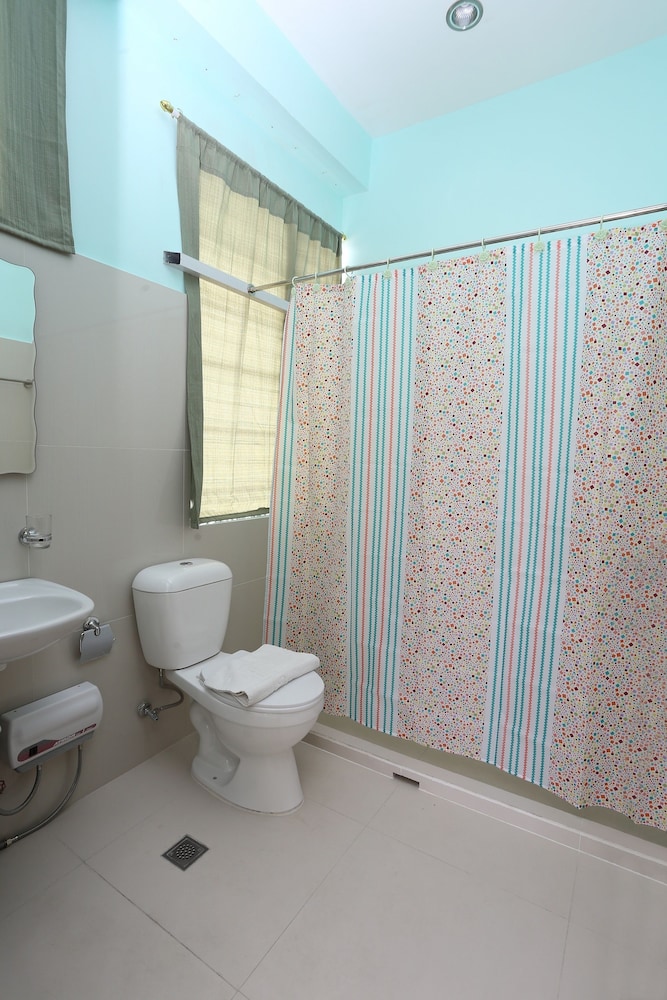 Alicia Tower Residences - Adult Only - Hostel