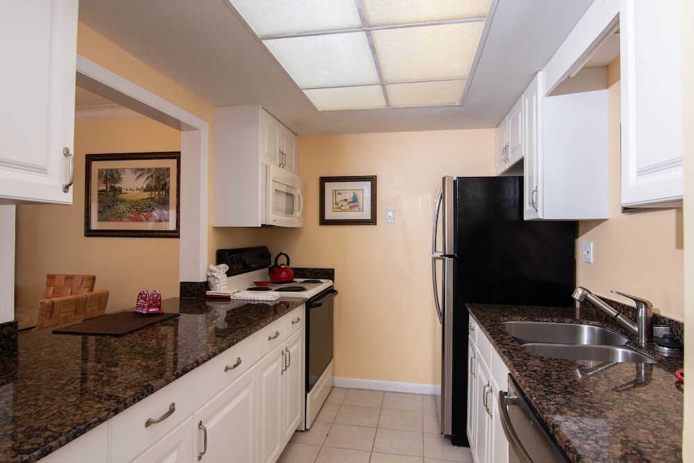 Palm Beach Waterfront Suites