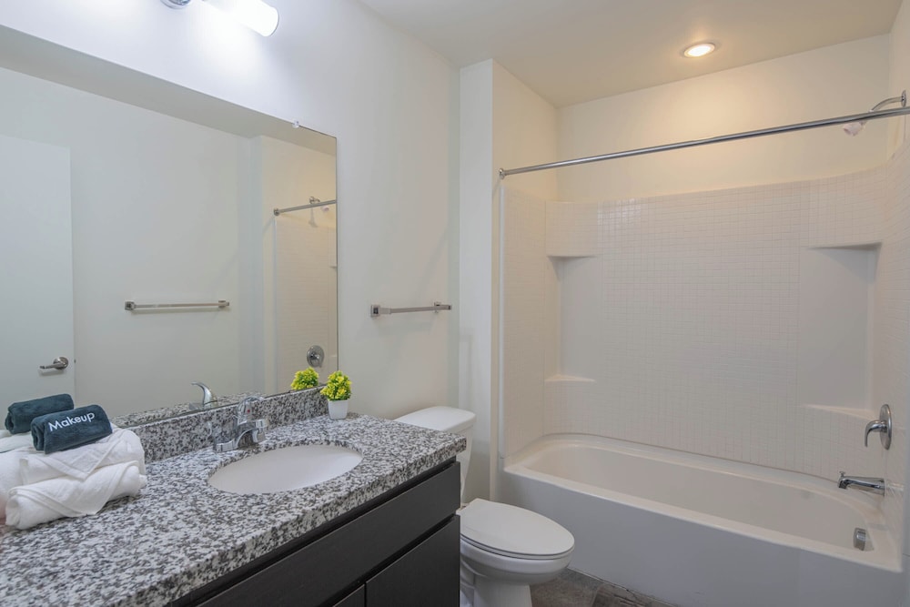 ROVE LIVING/KL - Roosevelt Point
