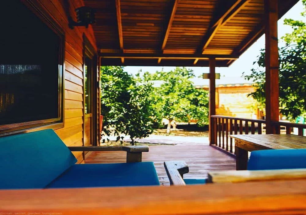 Secret Garden Bungalows Hotel