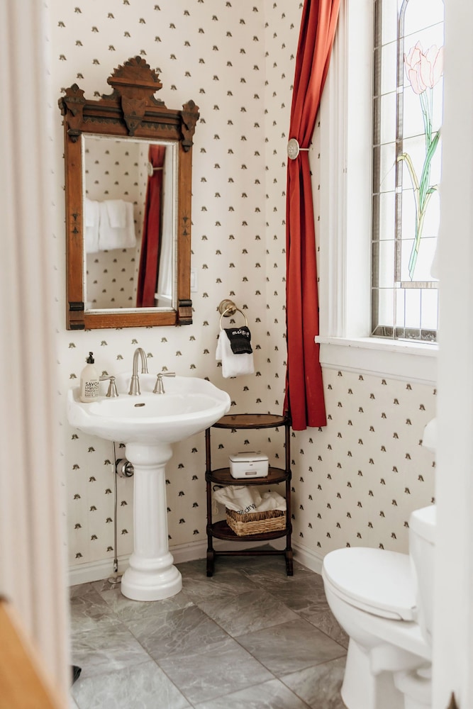 Ellerbeck Mansion Bed & Breakfast