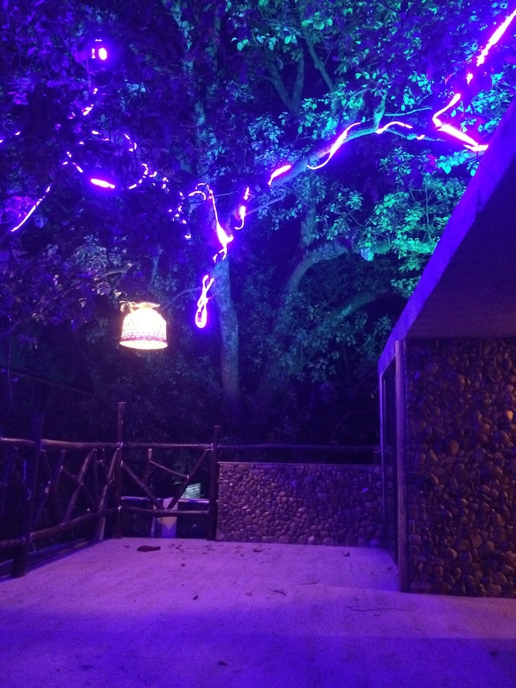 Lishui Liandu Red House Inn