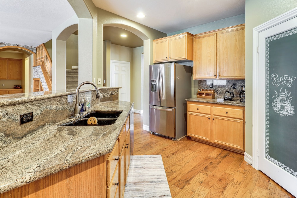 Pool, Patio & Games! Suburban Home in Palmdale