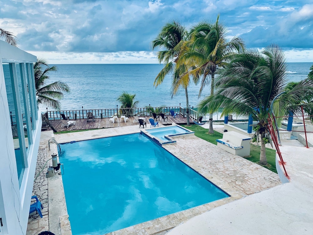 Ventana al Atlantico at Arecibo 681 Ocean Drive