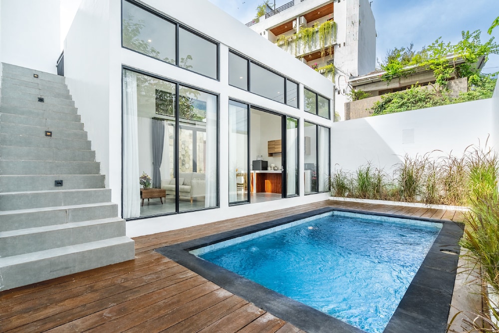 Light Way Villa in Canggu