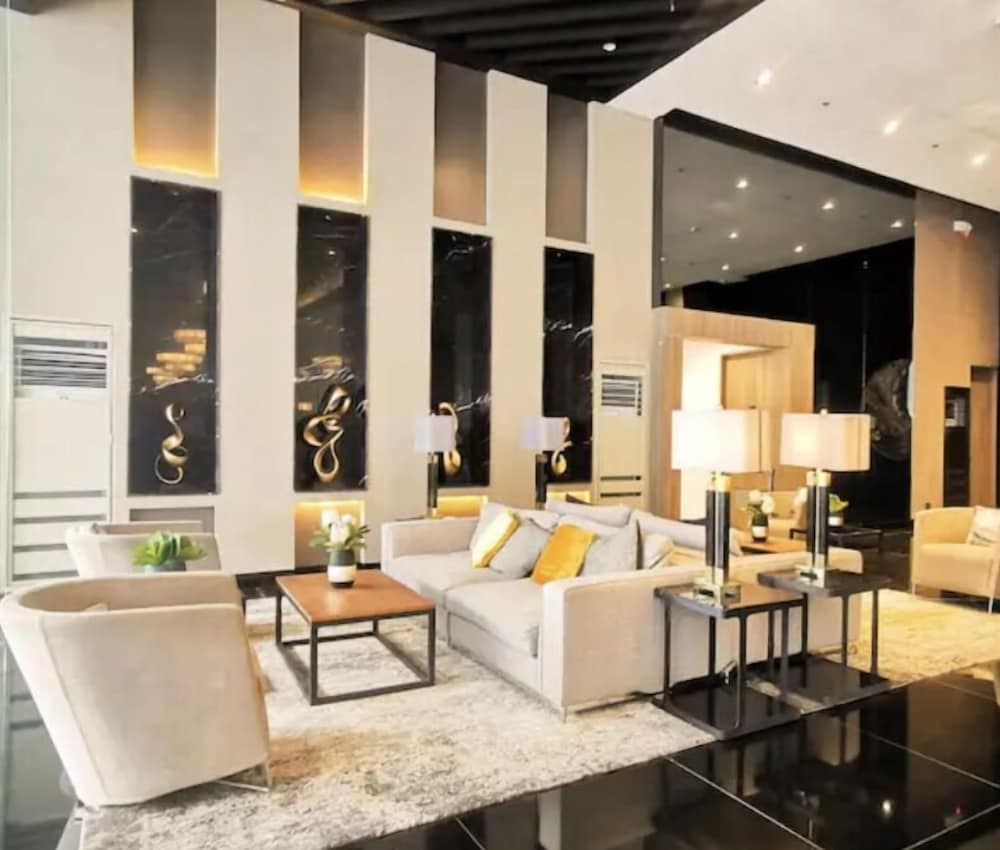 Air Luxury Makati CBD view 2