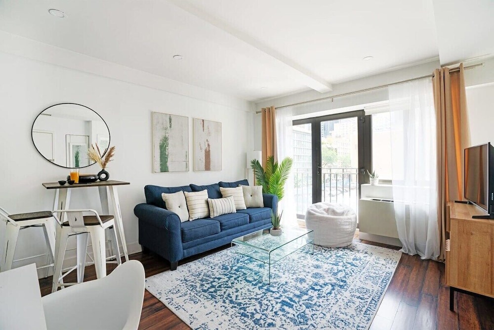 809 Midtown Apartments