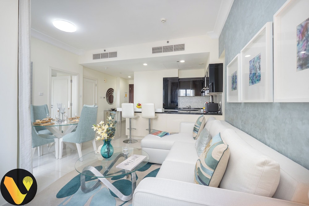 Vogue Stylish Apt Near Dubai Mall & Burj