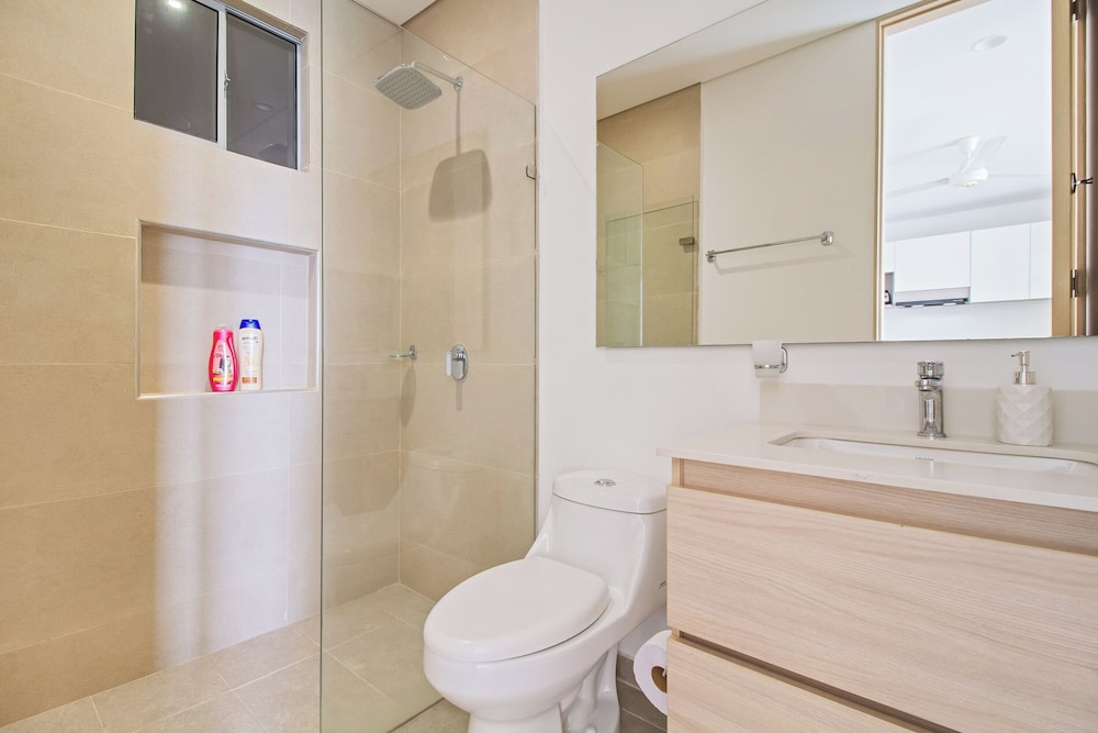Salguero Suites By HostPro