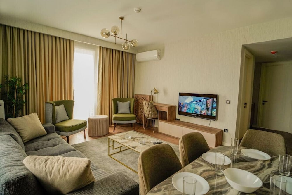 Luxurious 2 1 Apartment Near Mall of Istanbul