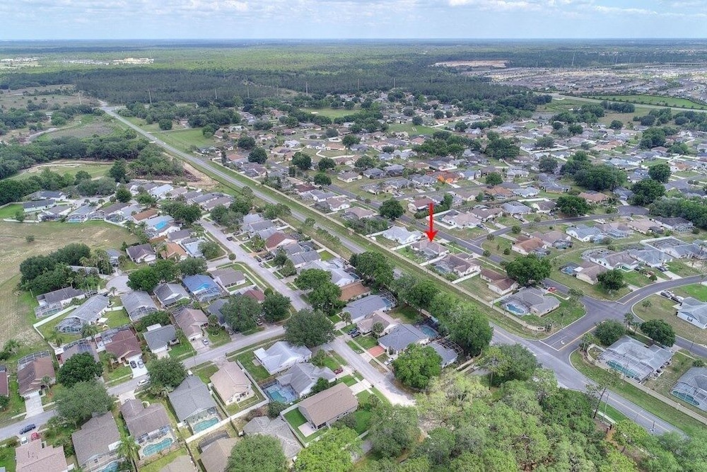 Relaxing Indian Ridge Home W/ Pool, Near Disney & More 4 Bedroom Villa