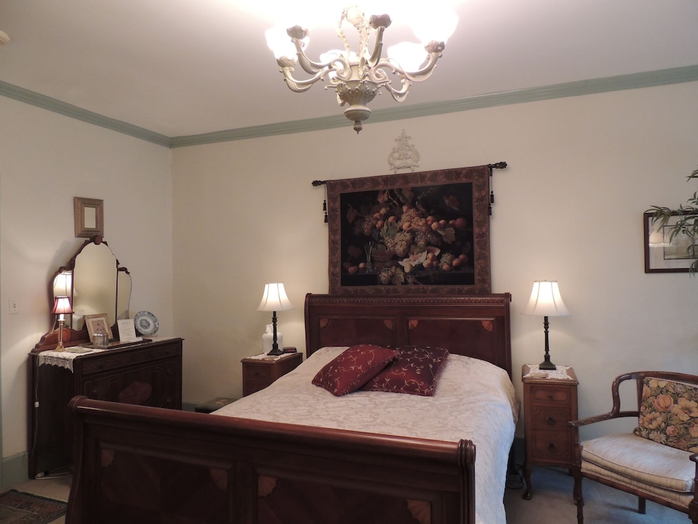 1868 Magnolia House Inn