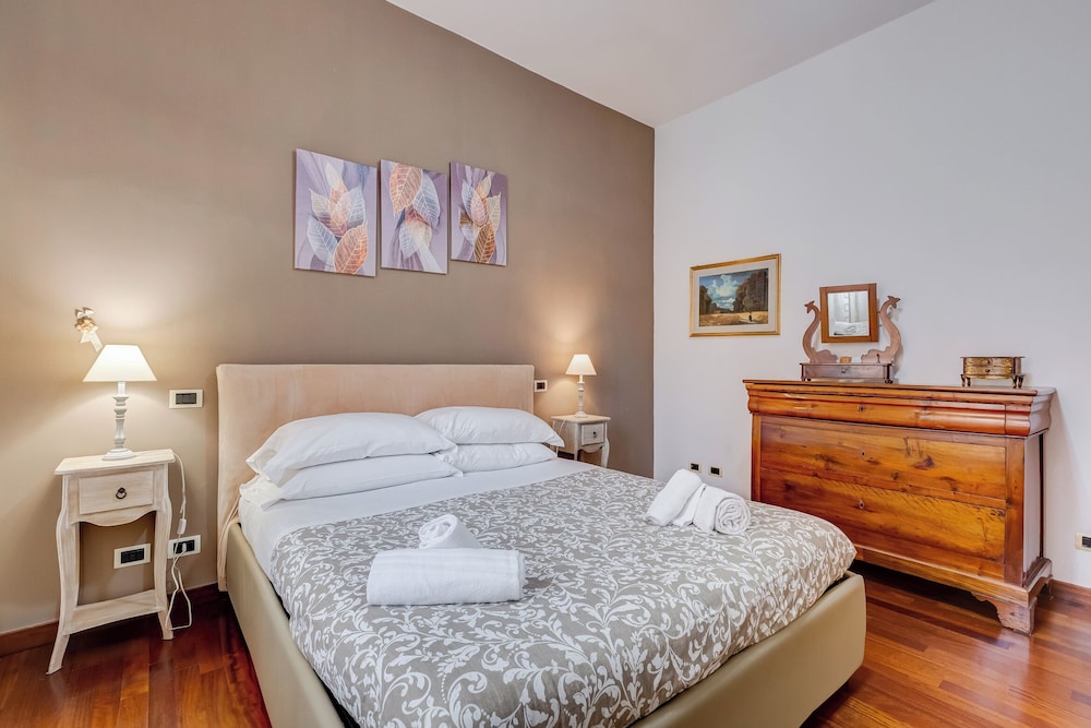 Villa Riccio-Flaminio House