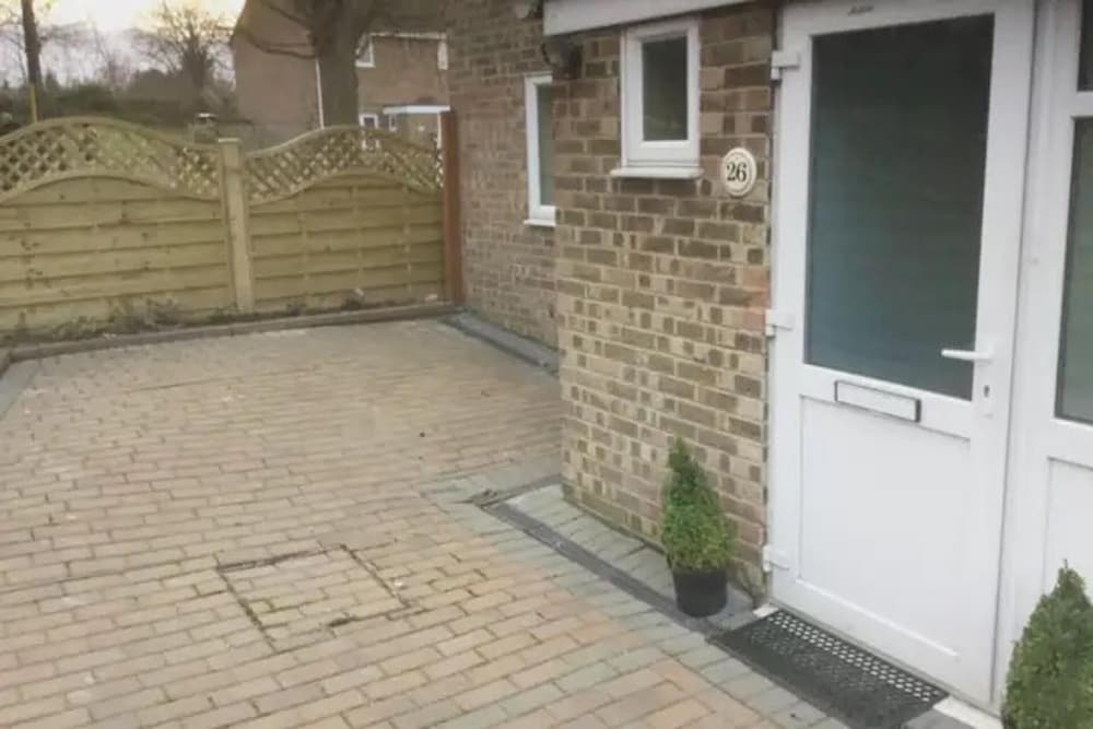 Tranquil Aylesford Retreat With 5 Bedrooms