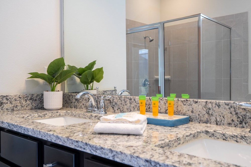 Windsor Cay 7BR Water Park Free