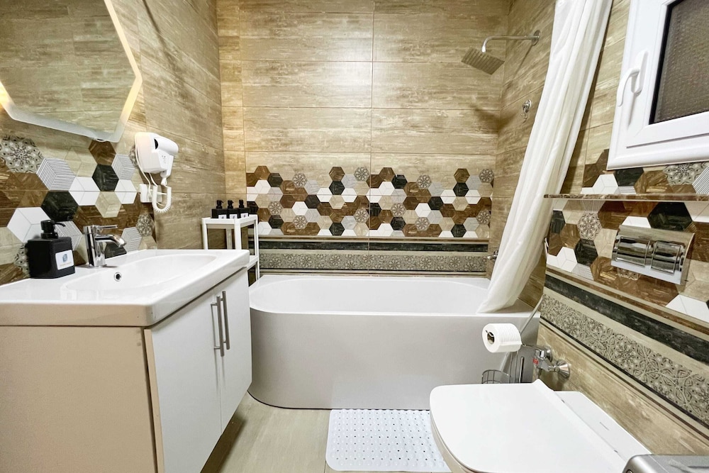Xuru Stays I Spellbinding 2 BDR Apt. At The Giza Pyramid's Doorstep