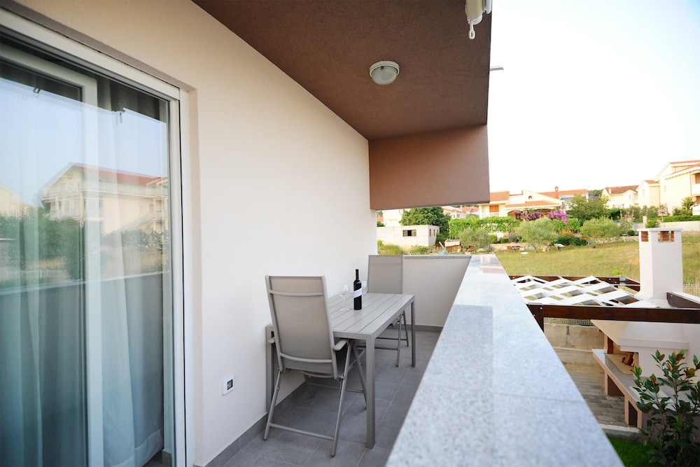 Apartments Hills