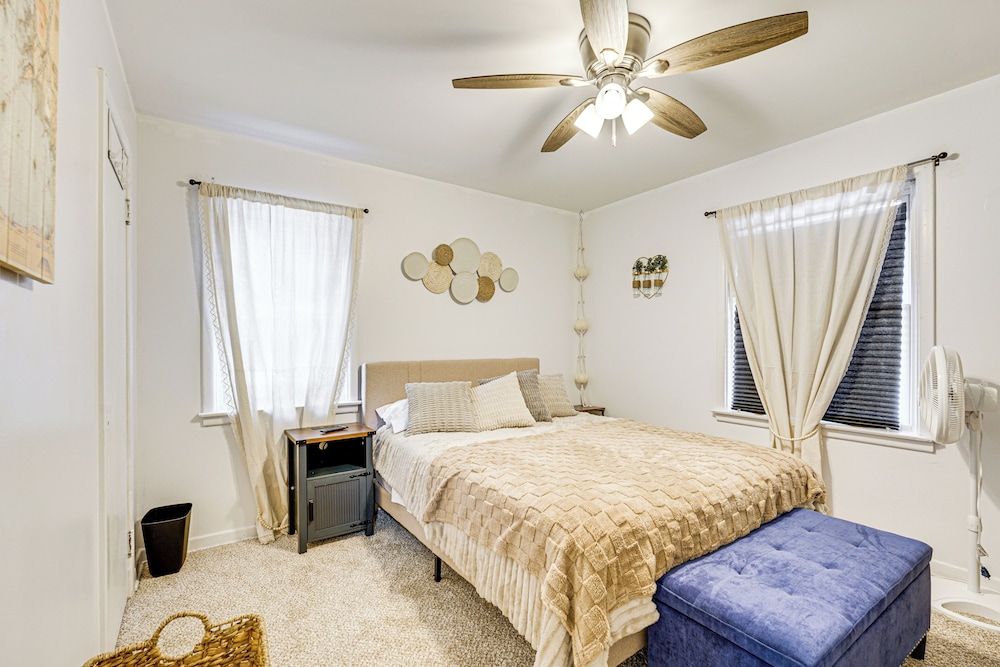 Near Detroit Metro Area: New Baltimore Home!