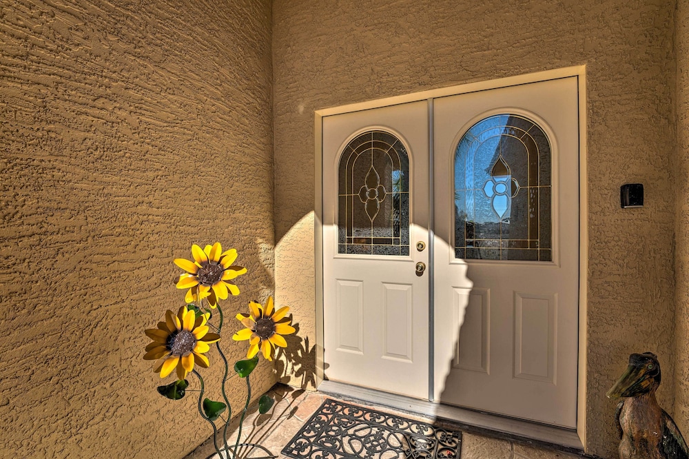 Fort Mohave Family Home w/ Golf Course Views! view 3