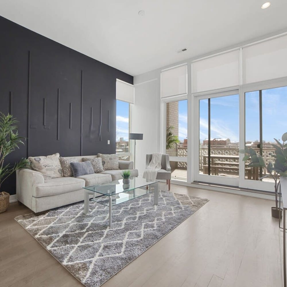 4-bedroom Penthouse w 2 Large Balconies Rooftop