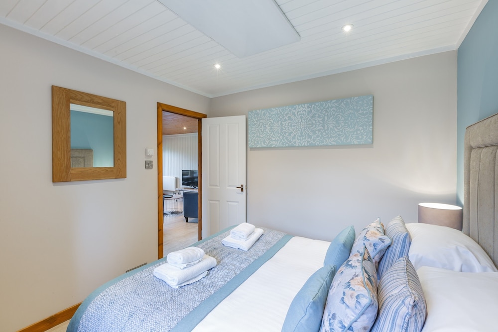 Birch 14 With Hot Tub, Newton Stewart