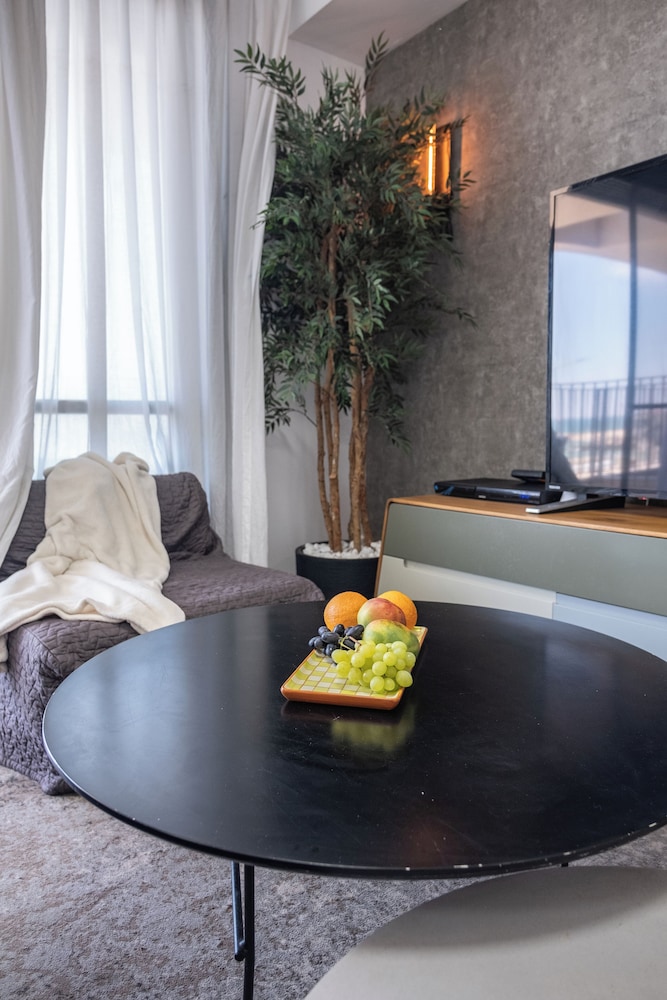 Bat Galim Sea View Balcony by Sea N Rent
