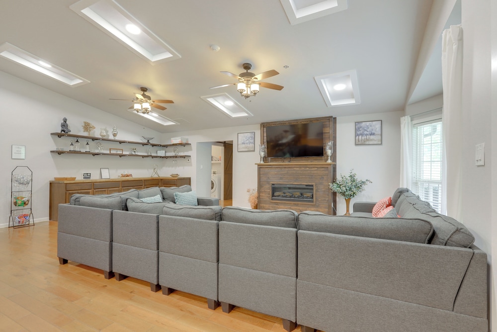 Ideal for Reunions & Retreats: Brooks Getaway!